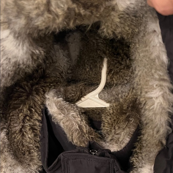 Aritzia Black Hooded Jacket with Fur Trim - Picture 2 of 5